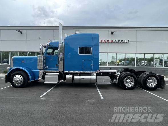 Peterbilt 389 Trekkers