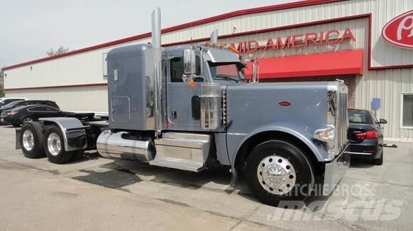 Peterbilt 389 Trekkers