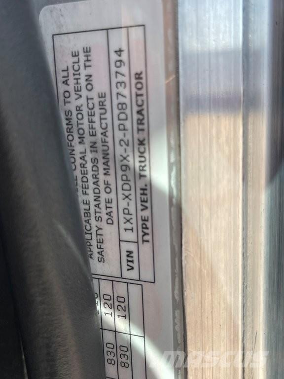 Peterbilt 389 Trekkers