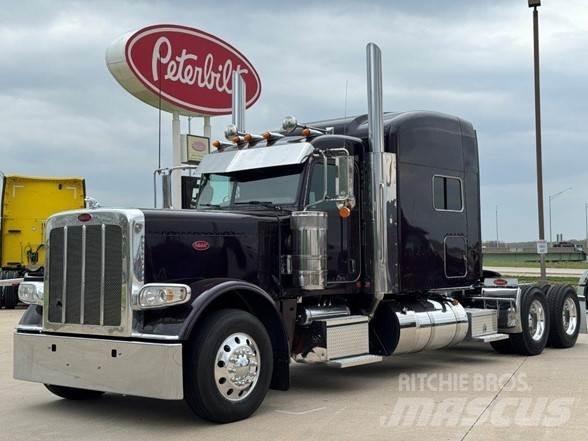 Peterbilt 389 Trekkers