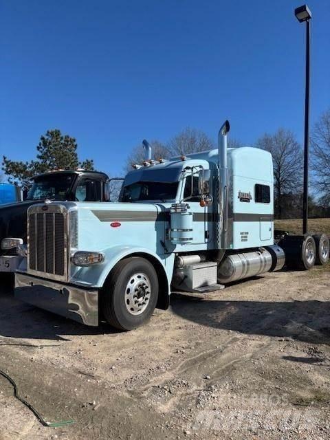 Peterbilt 389 Trekkers