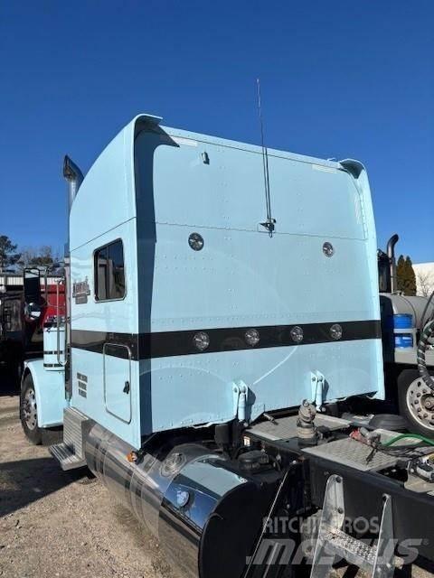 Peterbilt 389 Trekkers