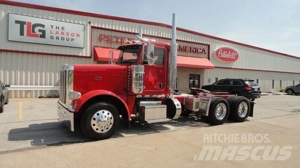 Peterbilt 389 Trekkers