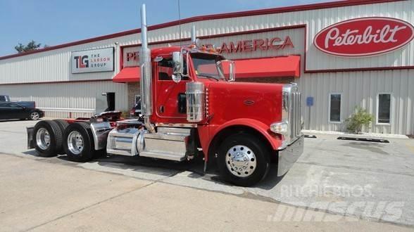 Peterbilt 389 Trekkers