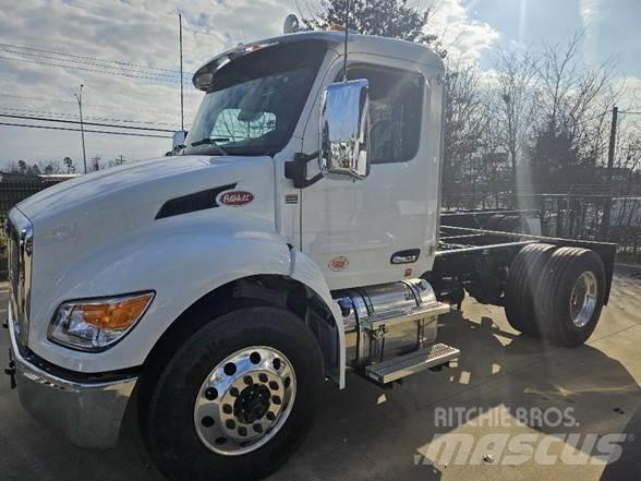 Peterbilt 536 Trekkers