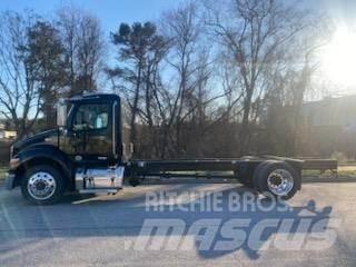 Peterbilt 536 Chassis met cabine