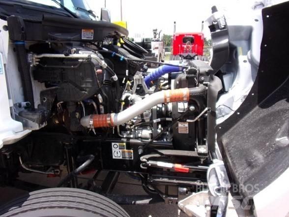 Peterbilt 536 Bakwagens met gesloten opbouw