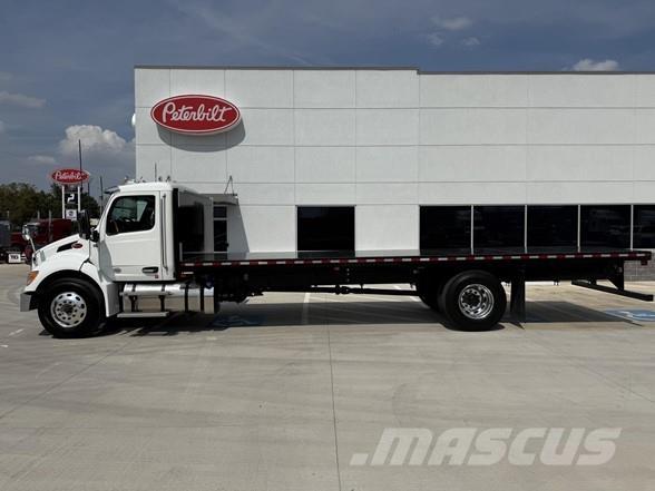 Peterbilt 537 Platte bakwagens
