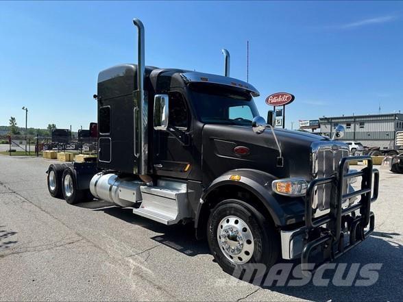 Peterbilt 567 Trekkers