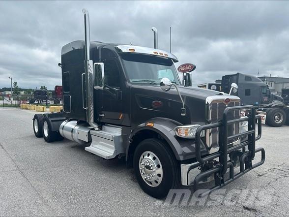 Peterbilt 567 Trekkers