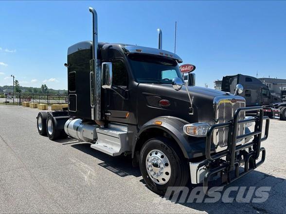 Peterbilt 567 Trekkers