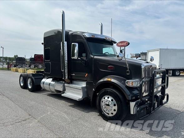 Peterbilt 567 Trekkers