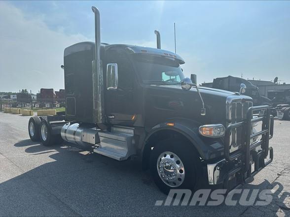 Peterbilt 567 Trekkers