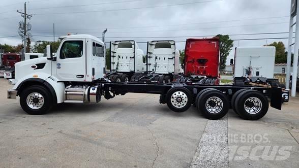 Peterbilt 567 Chassis met cabine