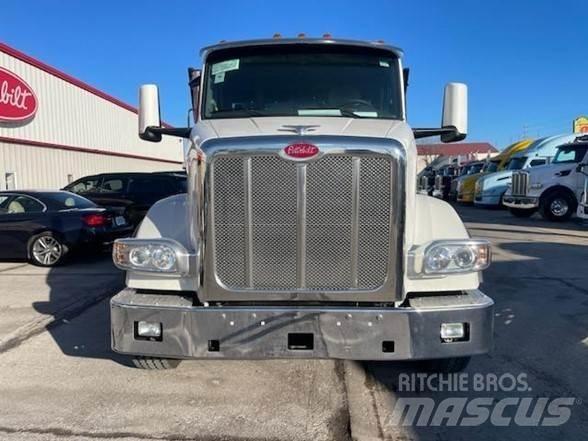 Peterbilt 567 Chassis met cabine