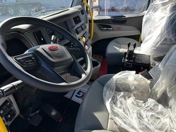 Peterbilt 567 Chassis met cabine