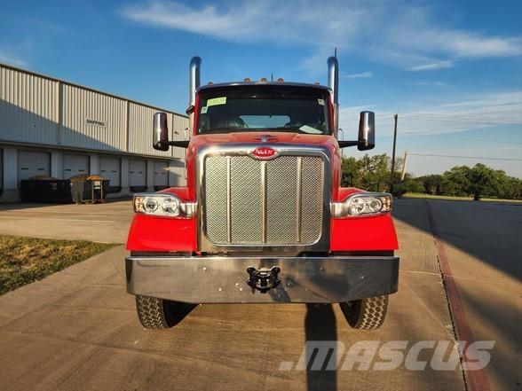 Peterbilt 567 Trekkers