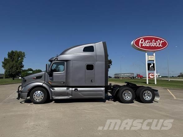 Peterbilt 579 Trekkers