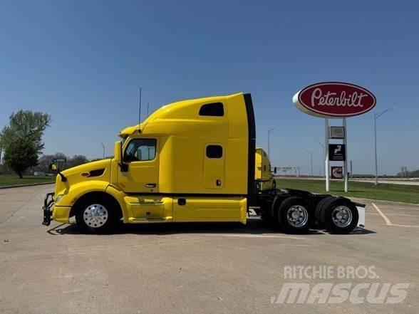 Peterbilt 579 Trekkers