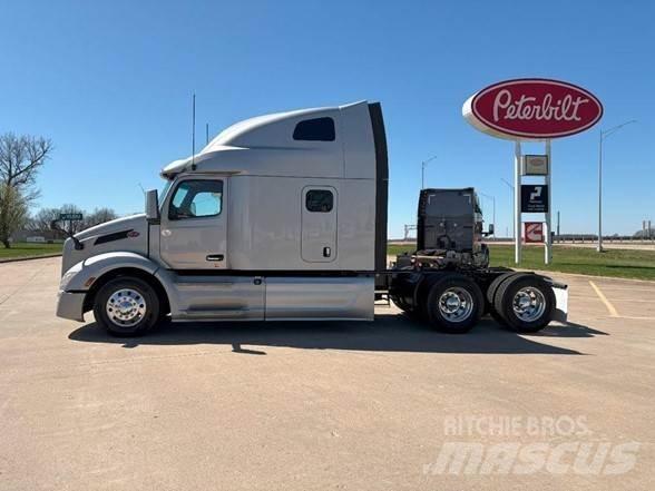 Peterbilt 579 Trekkers