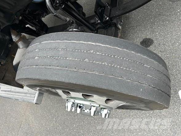 Peterbilt 579 Trekkers