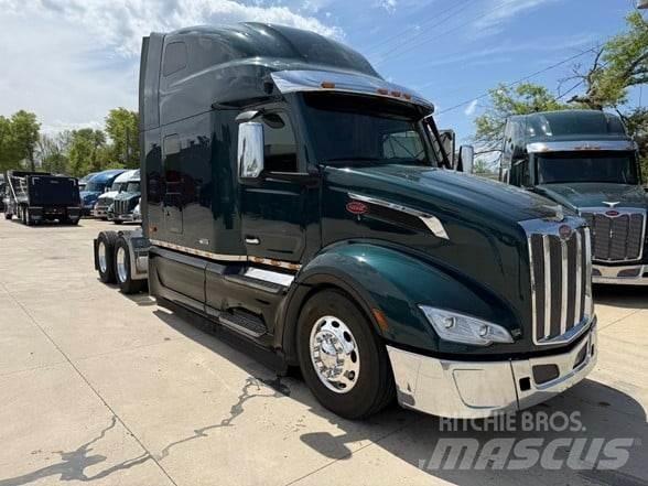 Peterbilt 579 Trekkers
