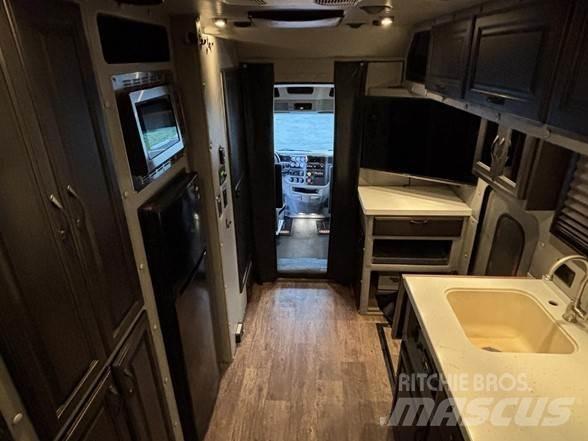 Peterbilt 579 Trekkers
