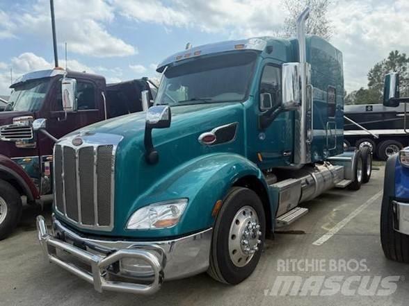 Peterbilt 579 Trekkers