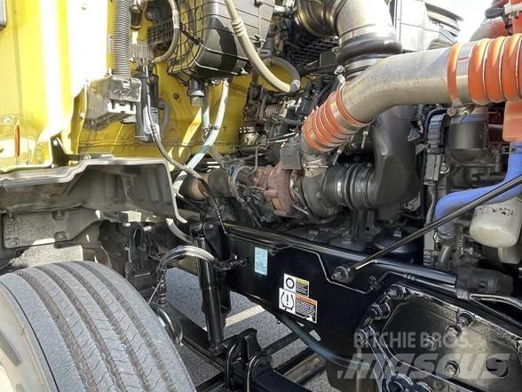 Peterbilt 579 Trekkers