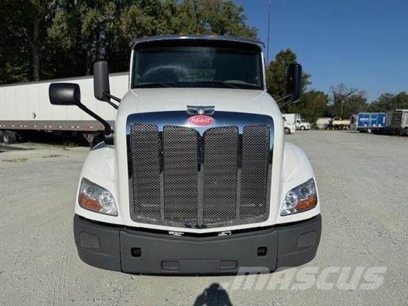 Peterbilt 579 Trekkers