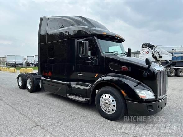 Peterbilt 579 Trekkers