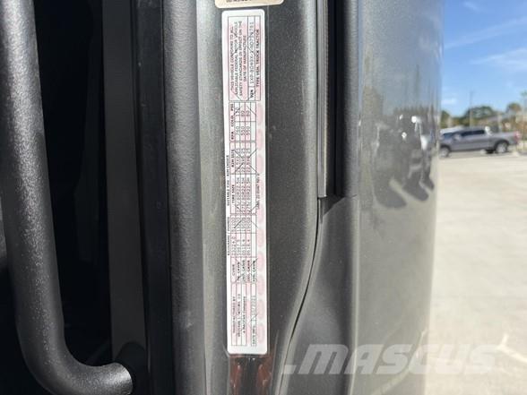 Peterbilt 579 Trekkers