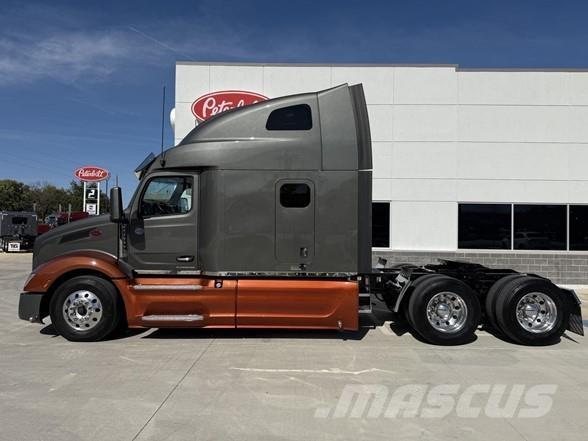 Peterbilt 579 Trekkers