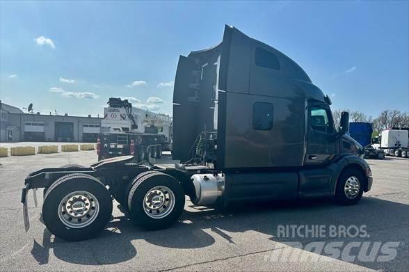 Peterbilt 579 Trekkers