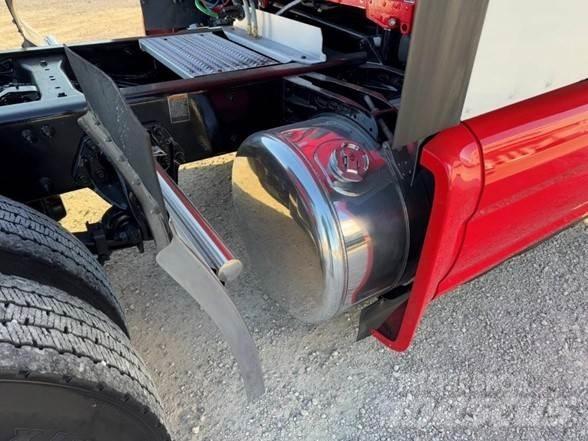 Peterbilt 579 Trekkers