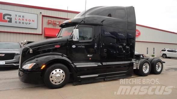 Peterbilt 579 Trekkers