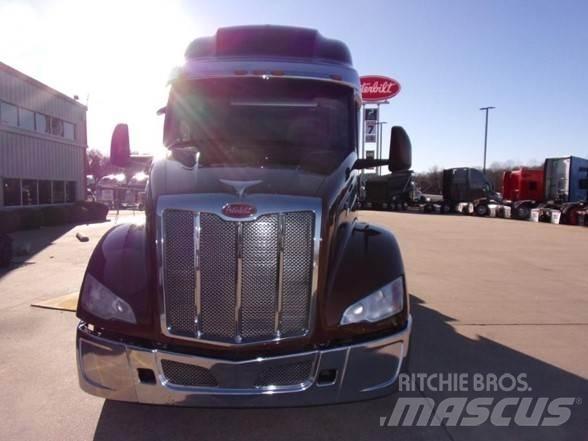 Peterbilt 579 Trekkers