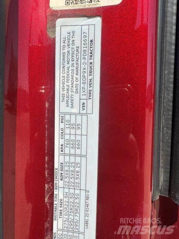 Peterbilt 579 Trekkers