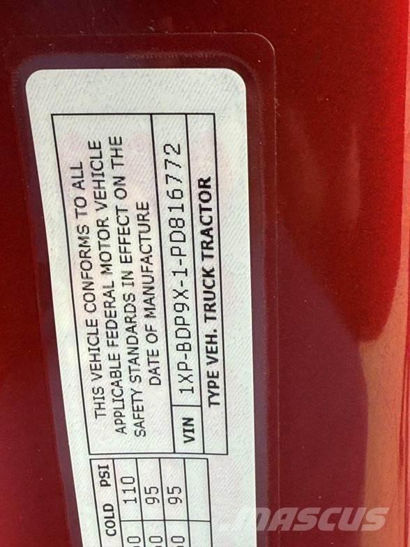 Peterbilt 579 Trekkers