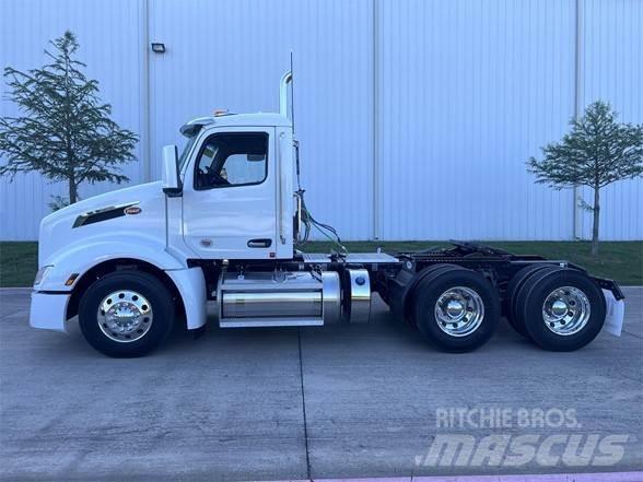 Peterbilt 579 Trekkers