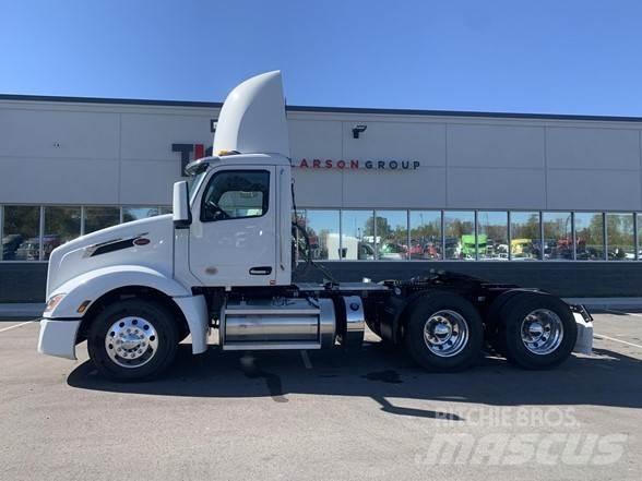 Peterbilt 579 Trekkers