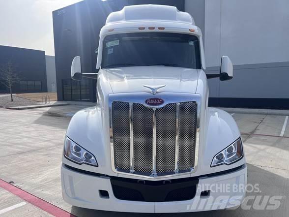 Peterbilt 579 Trekkers