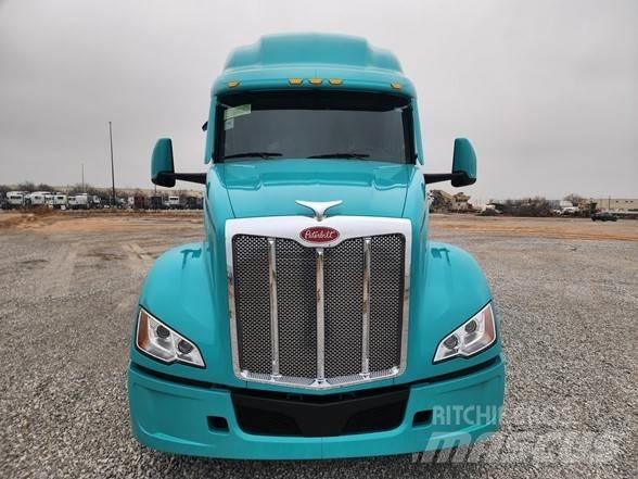 Peterbilt 579 Trekkers