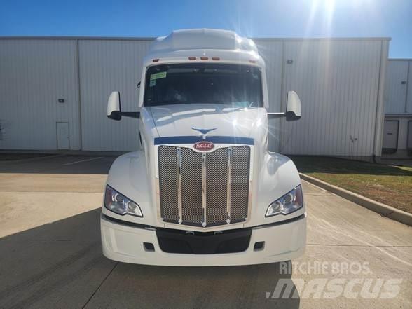 Peterbilt 579 Trekkers