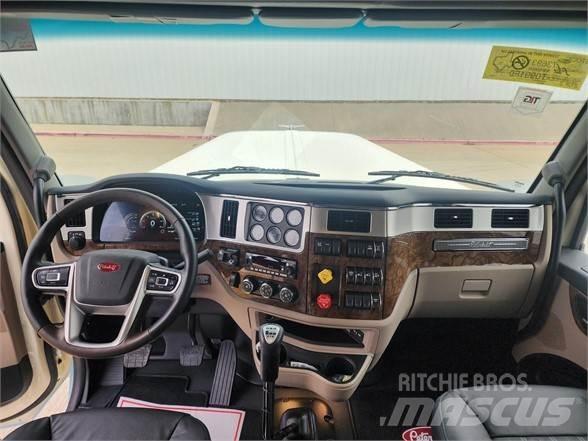 Peterbilt 589 Trekkers