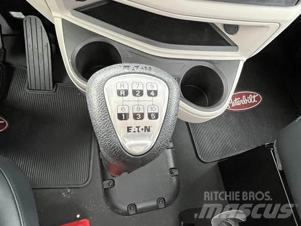 Peterbilt 589 Trekkers