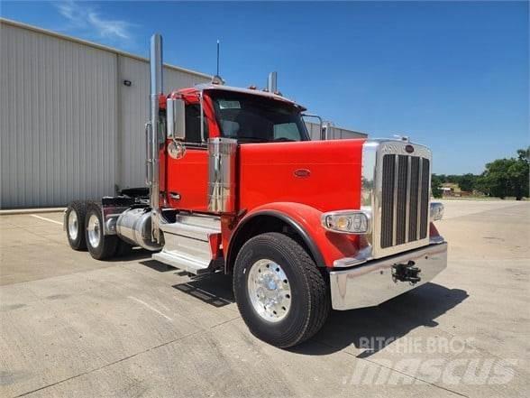 Peterbilt 589 Trekkers