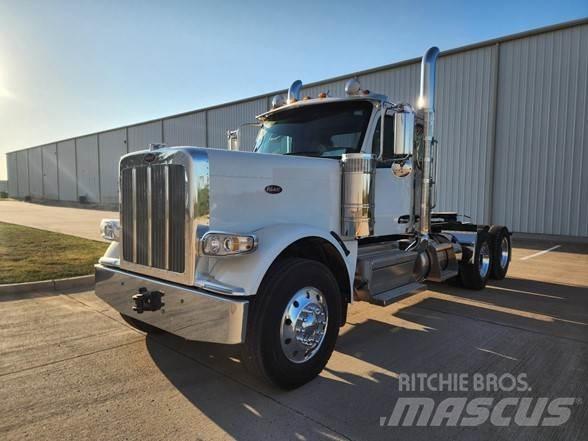 Peterbilt 589 Trekkers