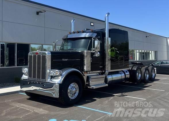 Peterbilt 589 Trekkers