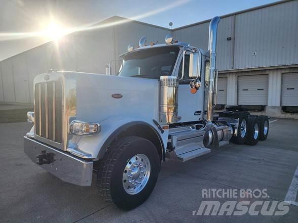 Peterbilt 589 Trekkers